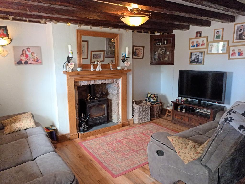 3 Bedroom Detached House With Land for Sale in Carmarthen, SA33 5AN