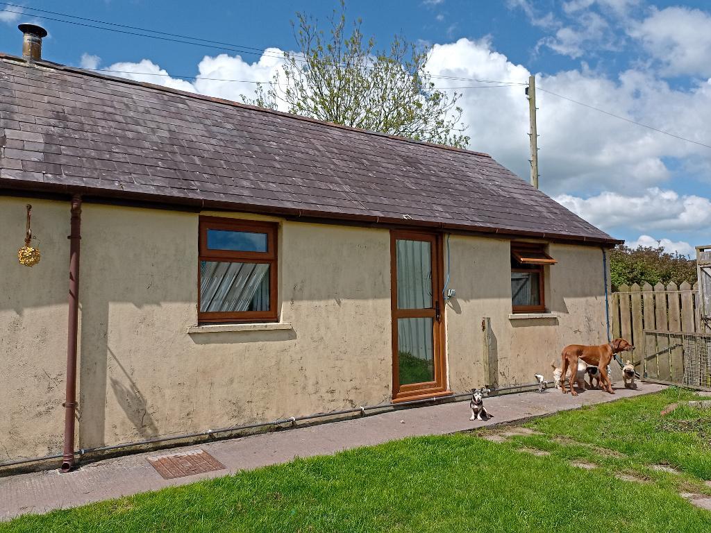 3 Bedroom Detached House With Land for Sale in Carmarthen, SA33 5AN