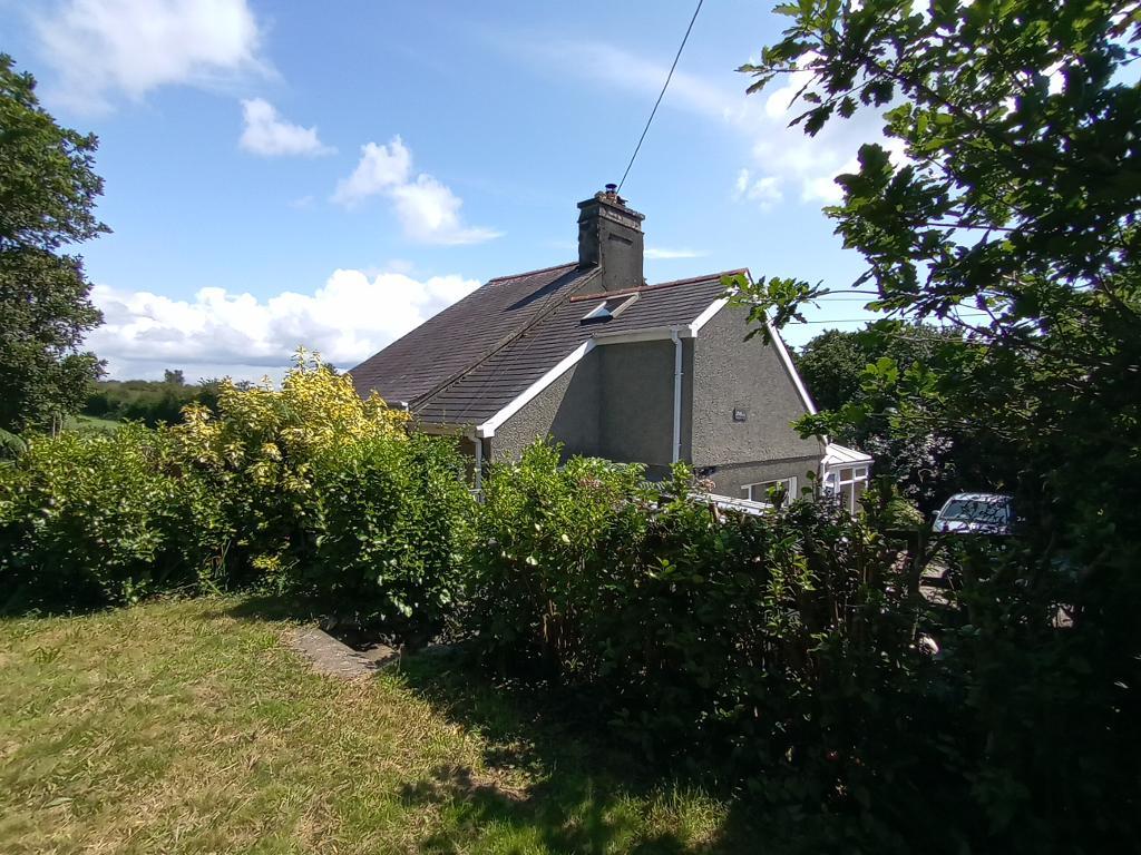 3 Bedroom Detached House for Sale in Criccieth, LL52 0LS