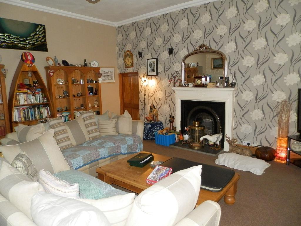 10 Bedroom Guest House for Sale in Haverfordwest, SA61 1QL