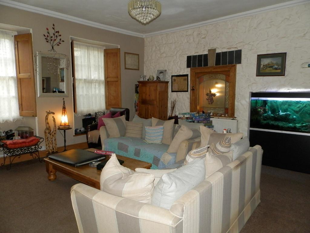 10 Bedroom Guest House for Sale in Haverfordwest, SA61 1QL