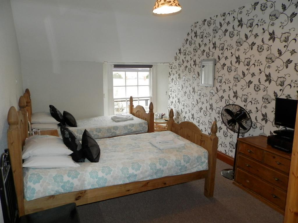 10 Bedroom Guest House for Sale in Haverfordwest, SA61 1QL