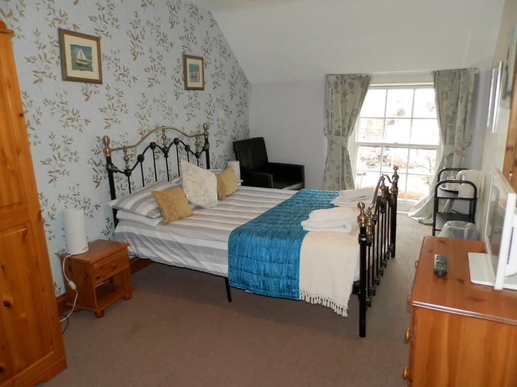 10 Bedroom Guest House for Sale in Haverfordwest, SA61 1QL