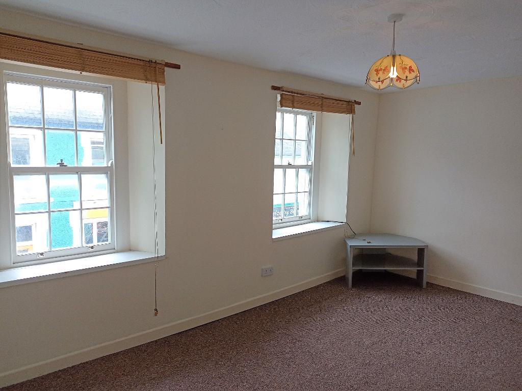 2 Bedroom Flat with Retail Unit for Sale in Newcastle Emlyn, SA38 9AJ