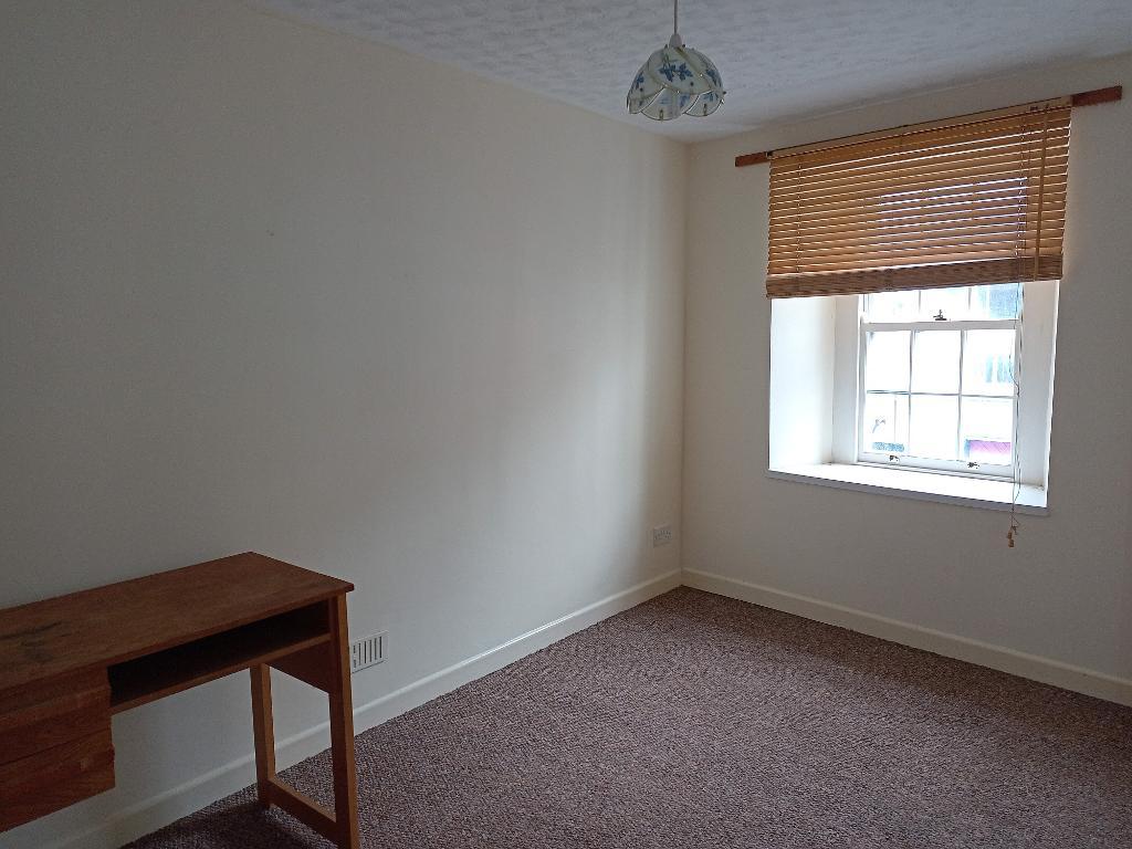 2 Bedroom Flat with Retail Unit for Sale in Newcastle Emlyn, SA38 9AJ