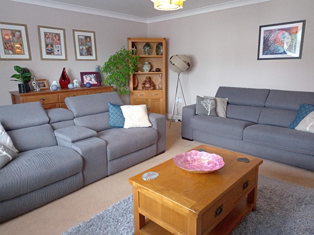 3 Bedroom Detached Bungalow for Sale in Capel  Iwan, Nr Newcastle Emlyn, SA38 9LT
