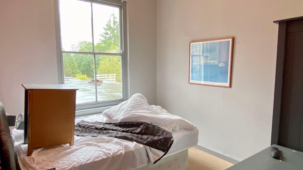 3 Bedroom Manor House Conversion for Sale in Cardigan, SA43 2QA