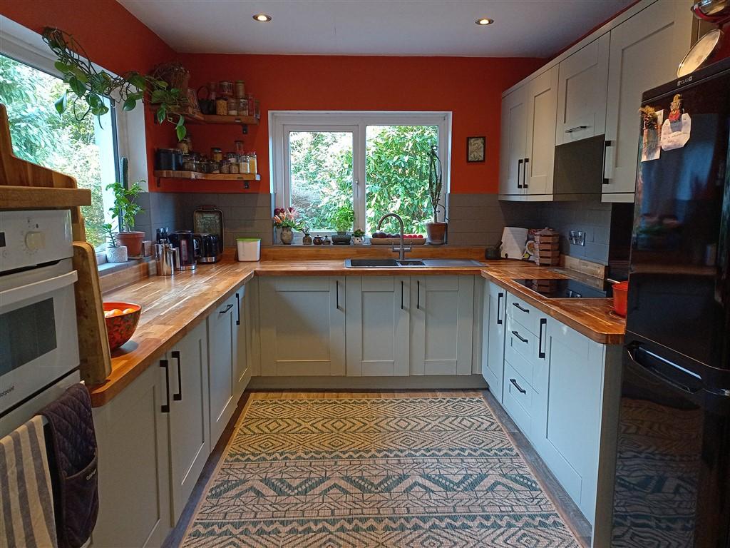 3 Bedroom Detached House With Land for Sale in Llandysul, SA44 5HR