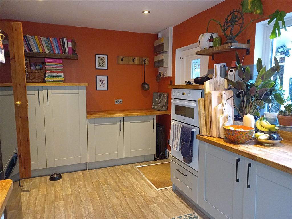 3 Bedroom Detached House With Land for Sale in Llandysul, SA44 5HR