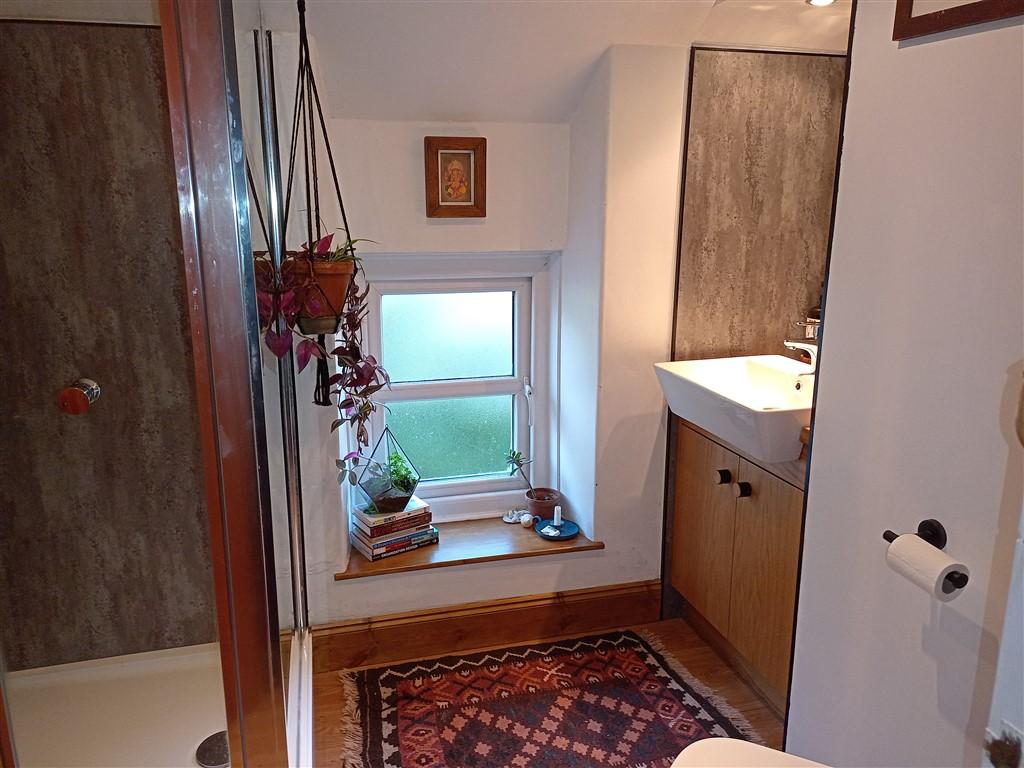 3 Bedroom Detached House With Land for Sale in Llandysul, SA44 5HR