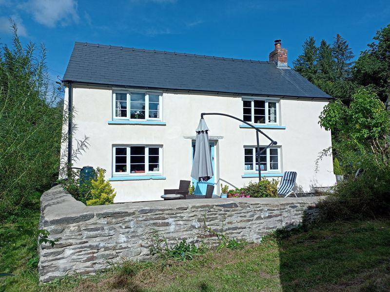 2 Bedroom Cottage for Sale in Newcastle Emlyn, SA38 9LZ