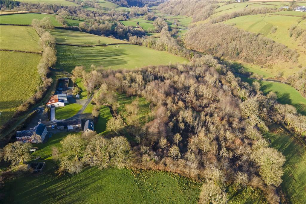 7 Bedroom Farmhouse And Cottage With Land for Sale in Llandysul, SA44 4RT