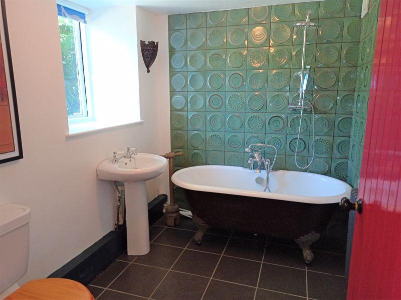 3 Bedroom Character House for Sale in Boncath, SA37 0LJ