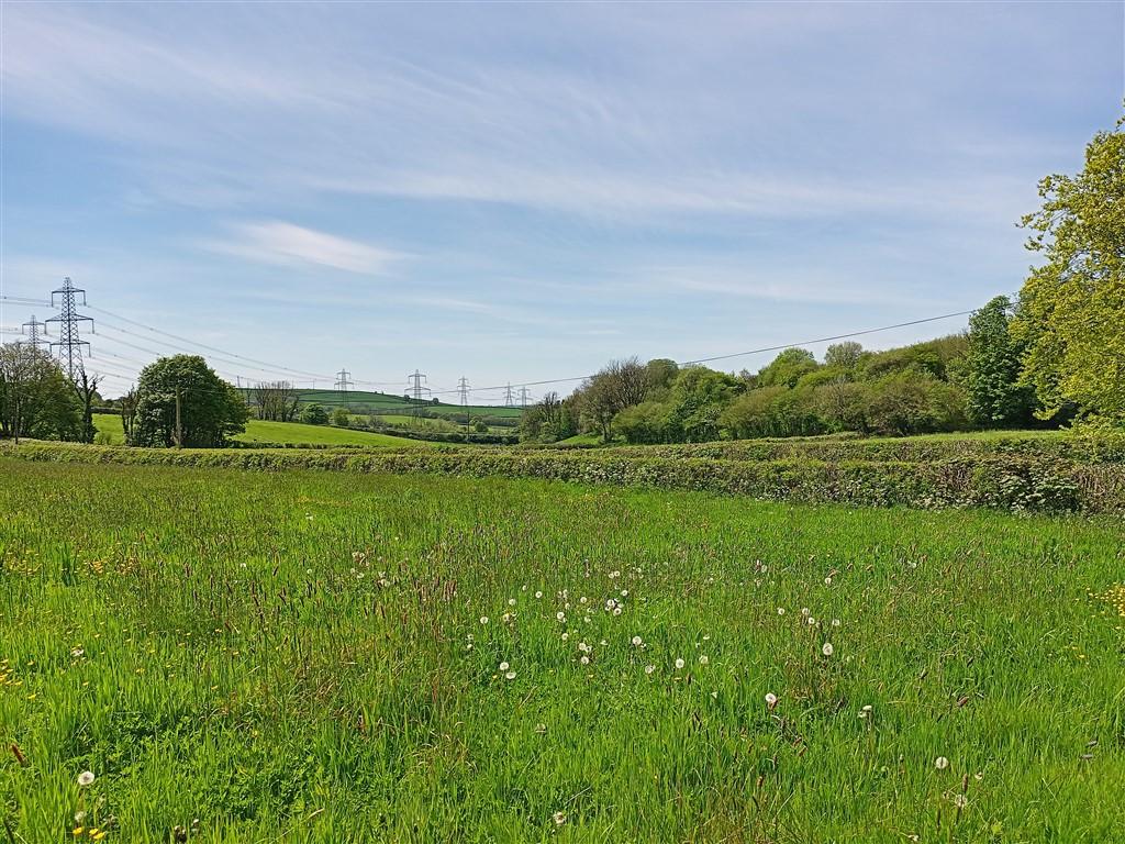 4 Bedroom Smallholding for Sale in Pontantwn, Kidwelly, SA17 5LN