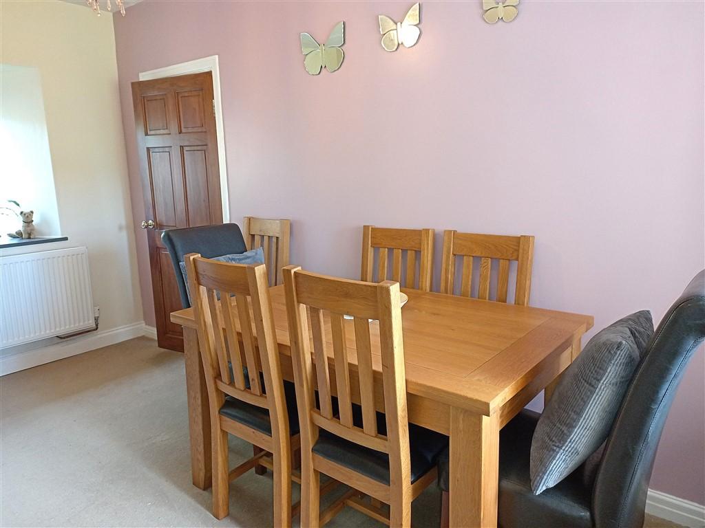 4 Bedroom Smallholding for Sale in Pontantwn, Kidwelly, SA17 5LN