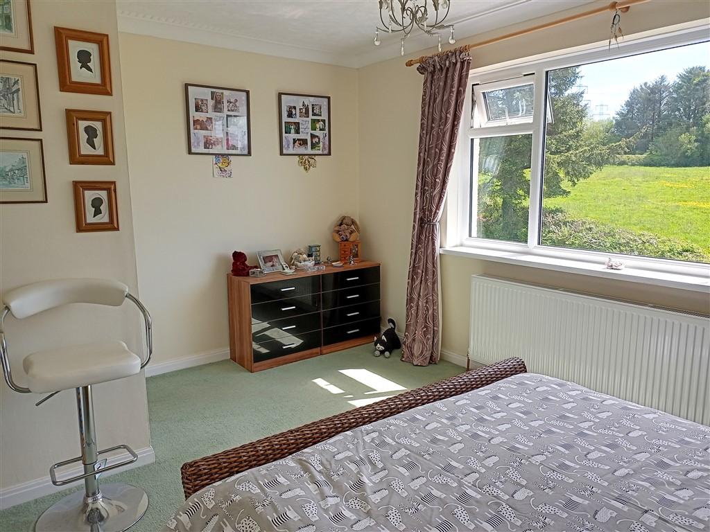 4 Bedroom Smallholding for Sale in Pontantwn, Kidwelly, SA17 5LN
