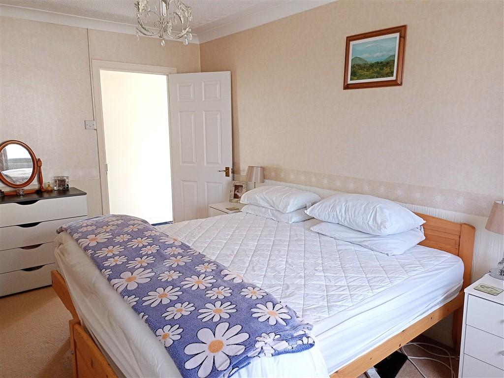4 Bedroom Smallholding for Sale in Pontantwn, Kidwelly, SA17 5LN