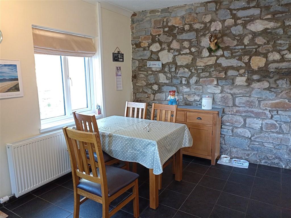 4 Bedroom Smallholding for Sale in Pontantwn, Kidwelly, SA17 5LN