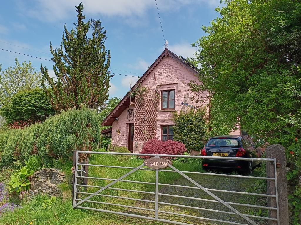 2 Bedroom Detached House for Sale in Boncath, SA37 0LN
