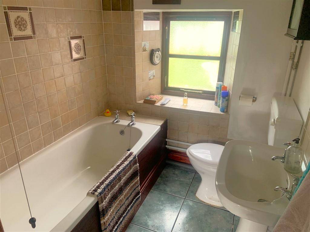 2 Bedroom Detached House for Sale in Boncath, SA37 0LN