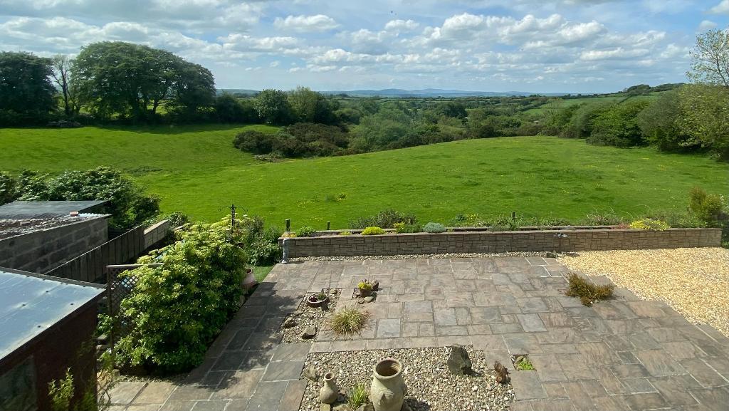 3 Bedroom Detached House for Sale in Coed y Bryn, Llandysul, SA44 5LH