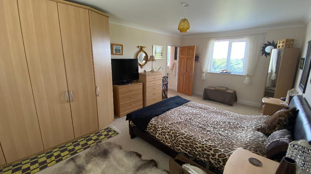 3 Bedroom Detached House for Sale in Coed y Bryn, Llandysul, SA44 5LH