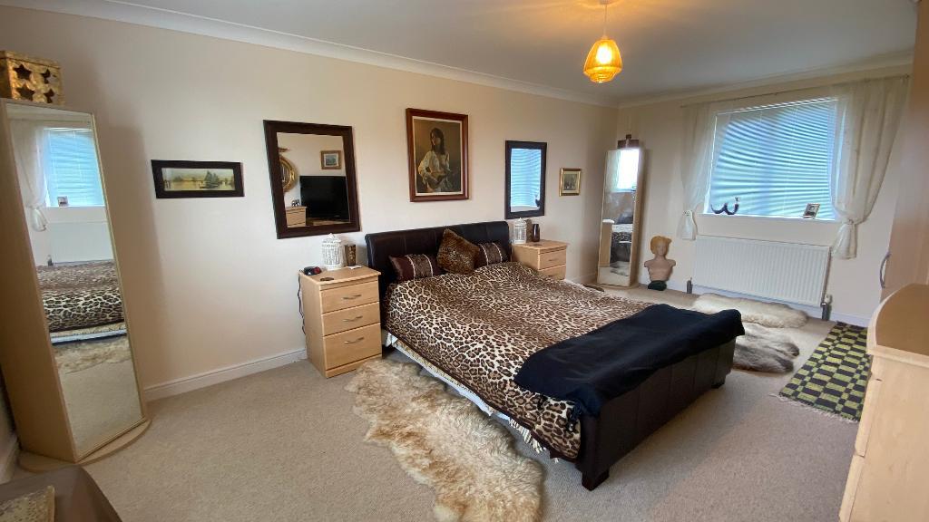 3 Bedroom Detached House for Sale in Coed y Bryn, Llandysul, SA44 5LH