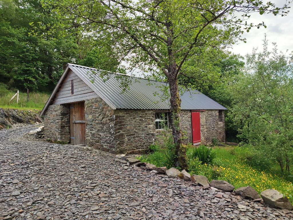 7 Bedroom Farmhouse And Cottage With Land for Sale in Llandysul, SA44 4RT