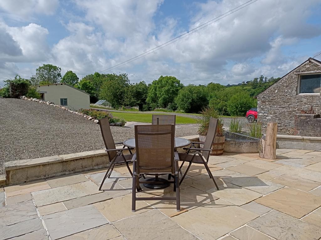 7 Bedroom Farmhouse And Cottage With Land for Sale in Llandysul, SA44 4RT
