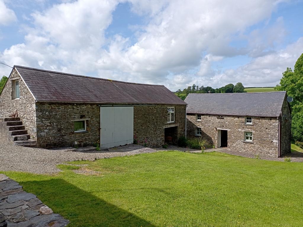 7 Bedroom Farmhouse And Cottage With Land for Sale in Llandysul, SA44 4RT