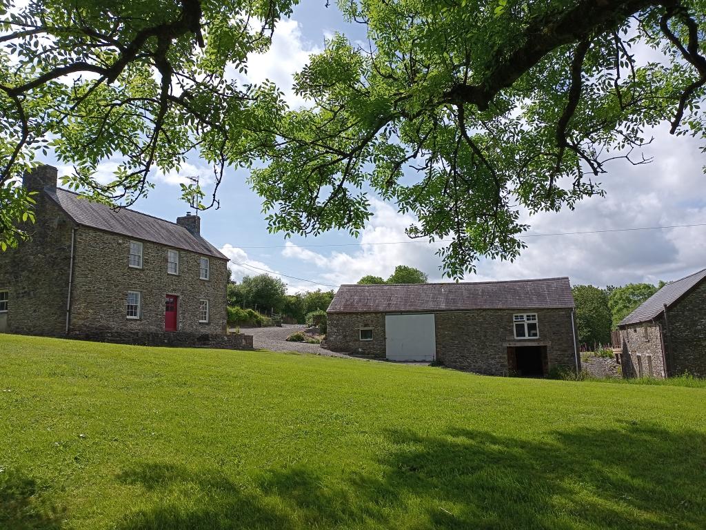 7 Bedroom Farmhouse And Cottage With Land for Sale in Llandysul, SA44 4RT