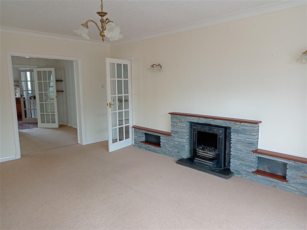 4 Bedroom Detached Dormer Bungalow for Sale in Cardigan, SA43 1AP