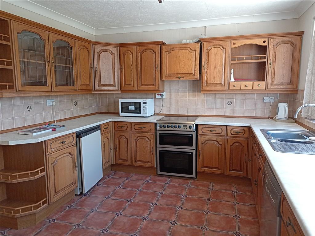 4 Bedroom Detached Dormer Bungalow for Sale in Cardigan, SA43 1AP