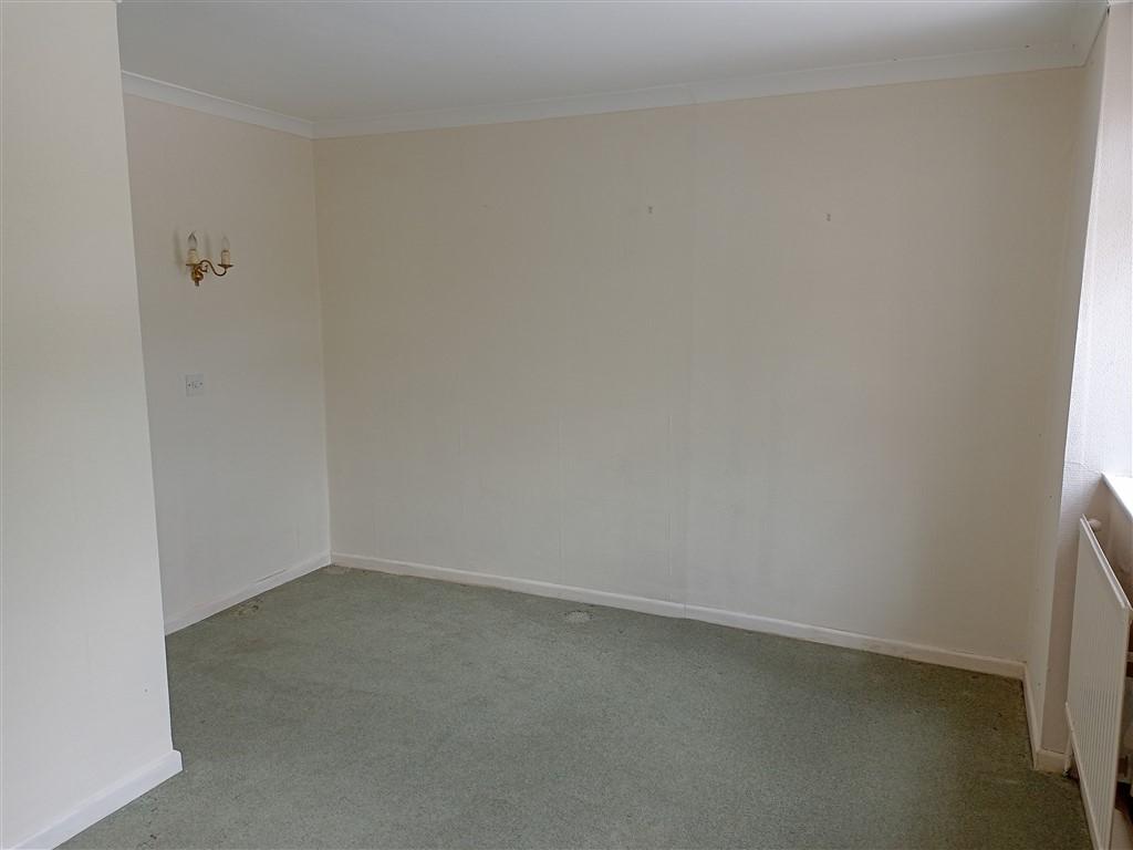4 Bedroom Detached Dormer Bungalow for Sale in Cardigan, SA43 1AP