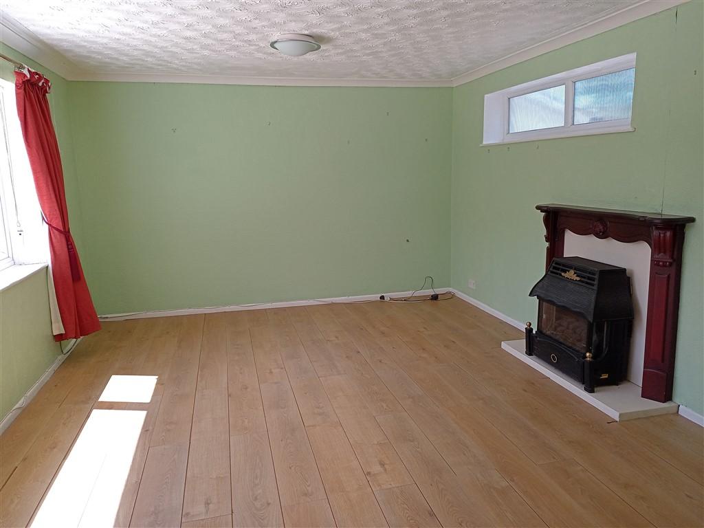 4 Bedroom Detached Dormer Bungalow for Sale in Cardigan, SA43 1AP