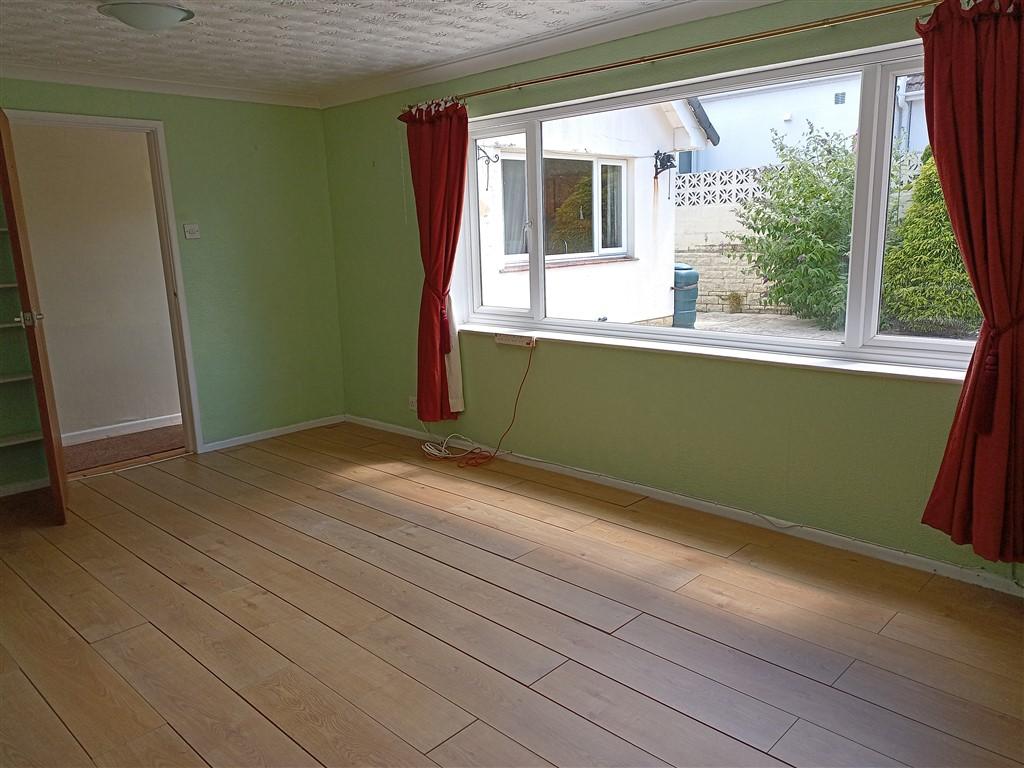 4 Bedroom Detached Dormer Bungalow for Sale in Cardigan, SA43 1AP