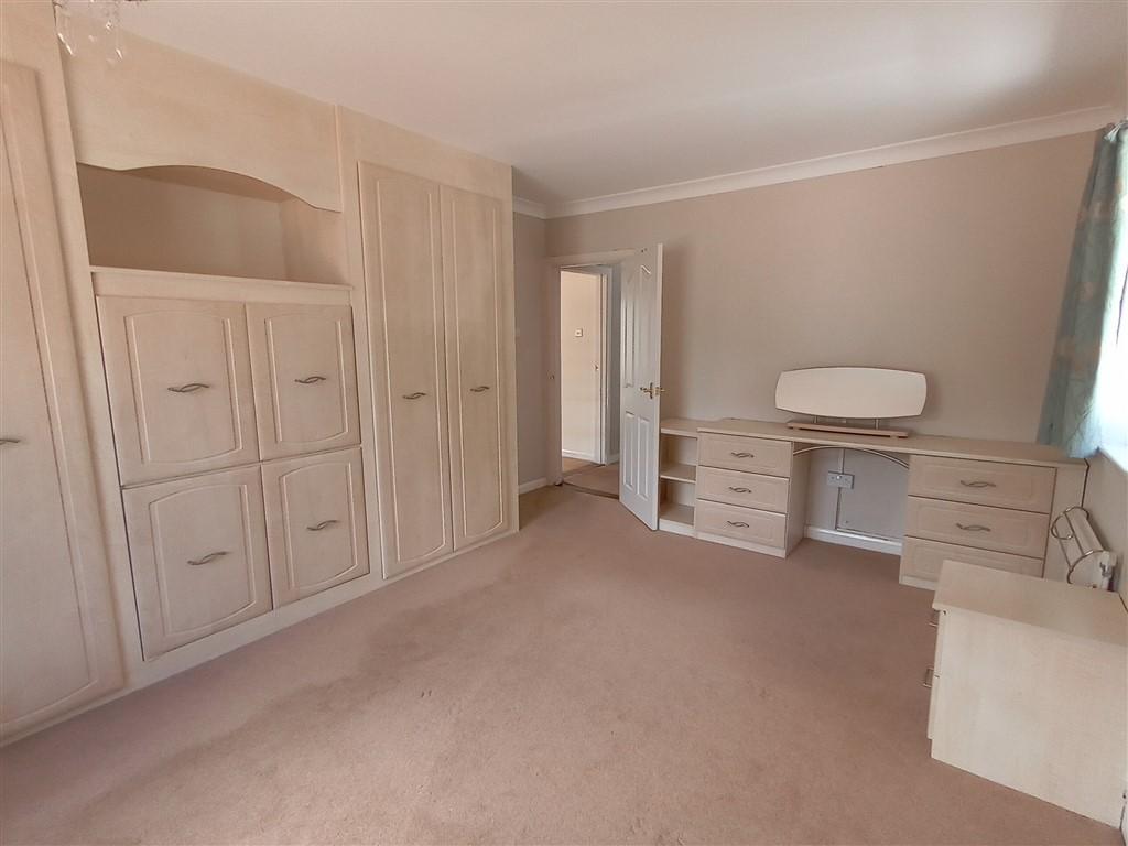 4 Bedroom Detached Dormer Bungalow for Sale in Cardigan, SA43 1AP