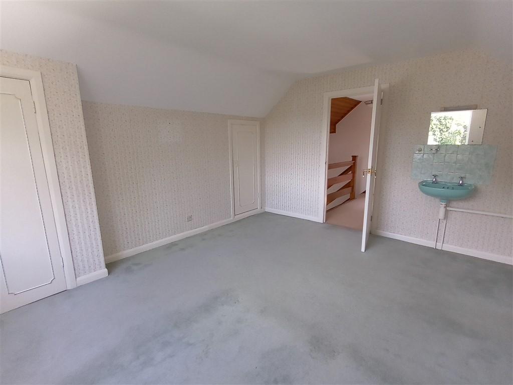 4 Bedroom Detached Dormer Bungalow for Sale in Cardigan, SA43 1AP