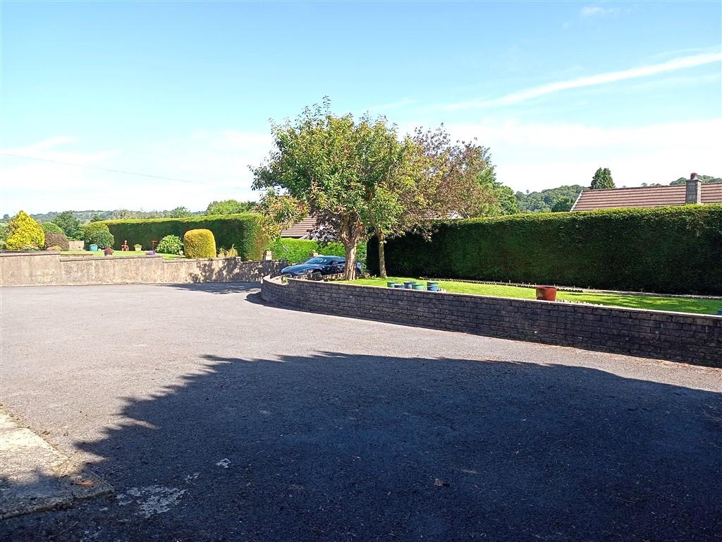 4 Bedroom Detached Bungalow for Sale in Newcastle Emlyn, SA38 9RA