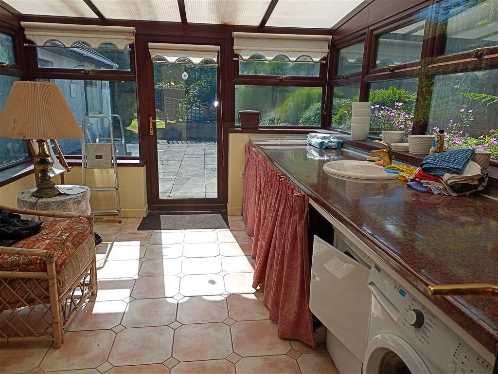 4 Bedroom Detached Bungalow for Sale in Newcastle Emlyn, SA38 9RA