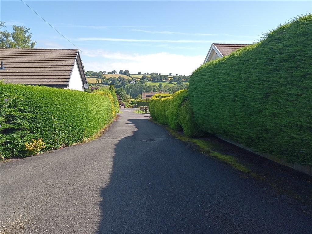4 Bedroom Detached Bungalow for Sale in Newcastle Emlyn, SA38 9RA