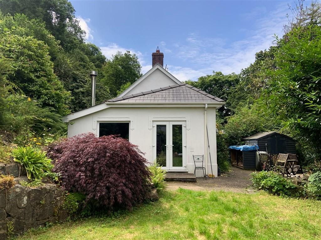 3 Bedroom Detached House With Land for Sale in Llandysul, SA44 5HR
