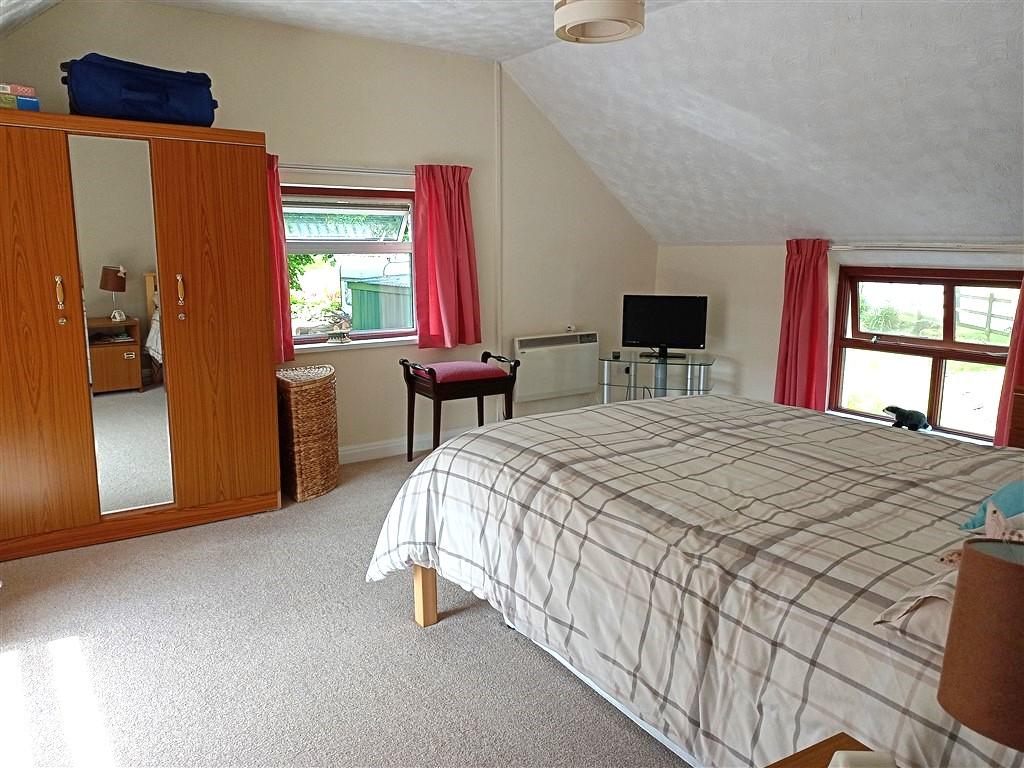 3 Bedroom Smallholding for Sale in Newcastle Emlyn, SA38 9RS