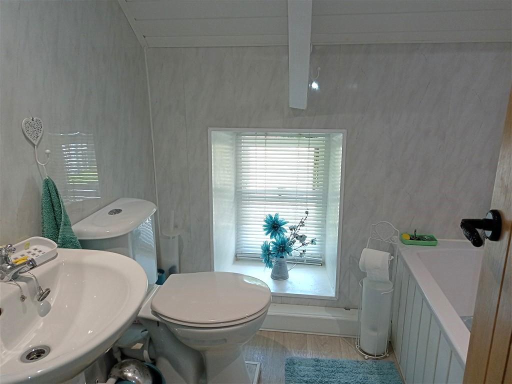 3 Bedroom Smallholding for Sale in Newcastle Emlyn, SA38 9RS