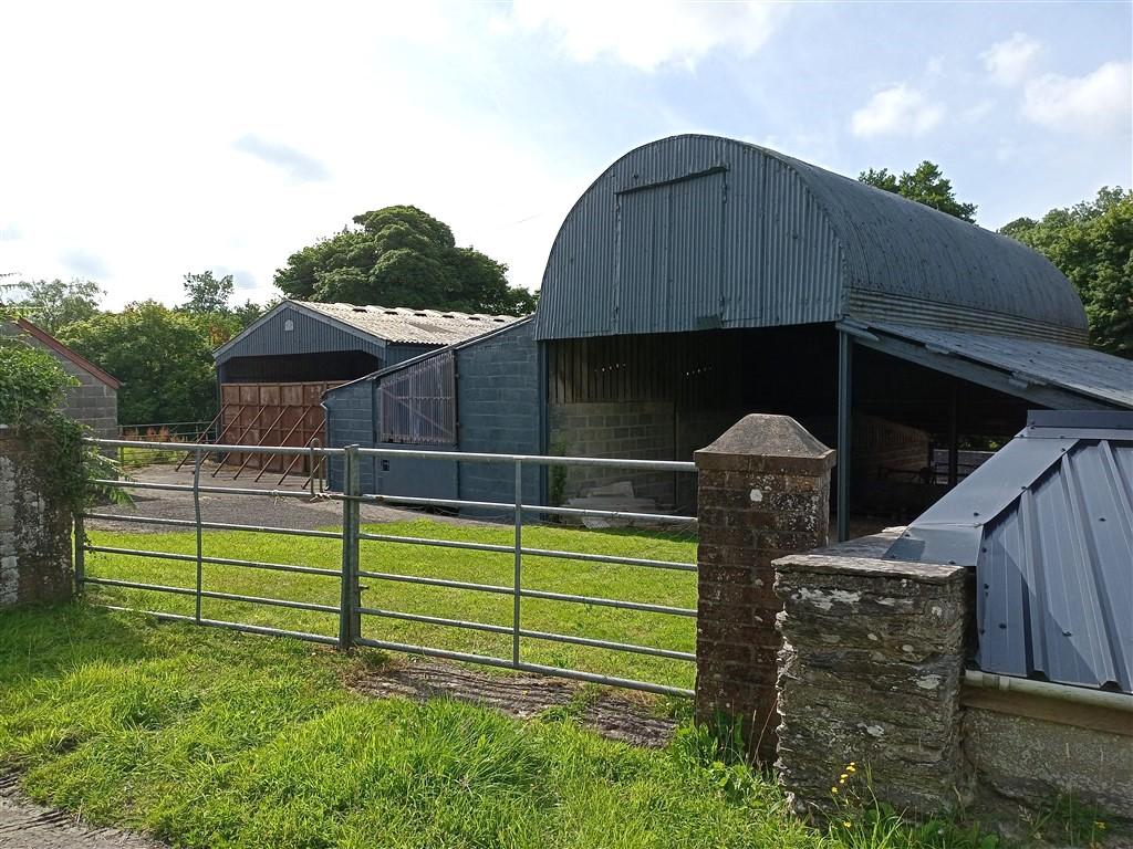 3 Bedroom Smallholding for Sale in Newcastle Emlyn, SA38 9RS