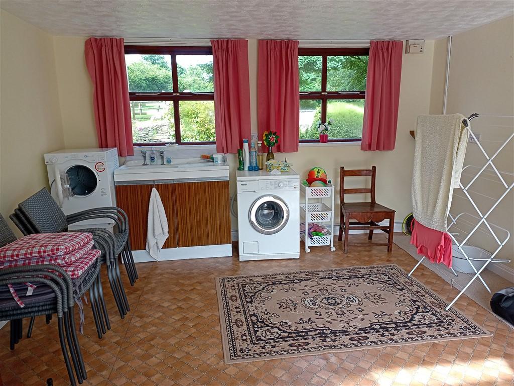 3 Bedroom Smallholding for Sale in Newcastle Emlyn, SA38 9RS