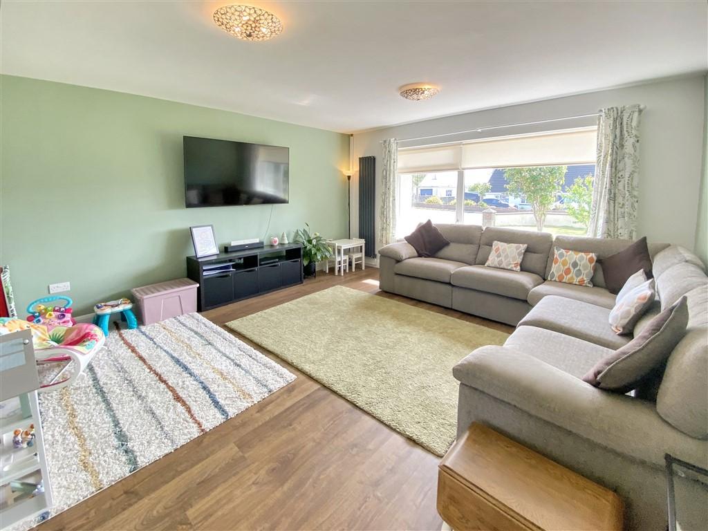 5 Bedroom Detached Bungalow for Sale in Cardigan, SA43 1QU