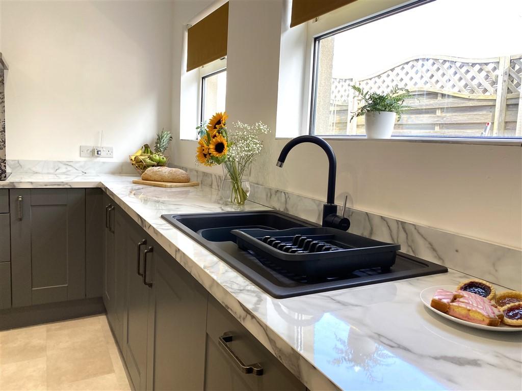 5 Bedroom Detached Bungalow for Sale in Cardigan, SA43 1QU