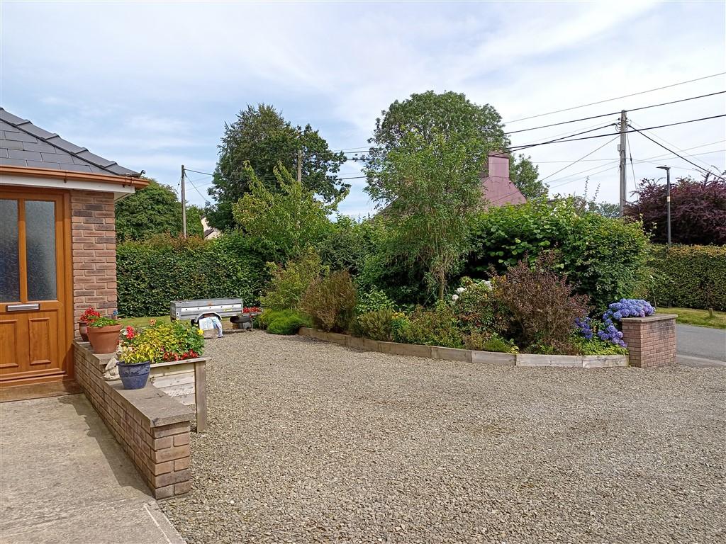 3 Bedroom Detached Bungalow for Sale in Llandysul, SA44 5NT