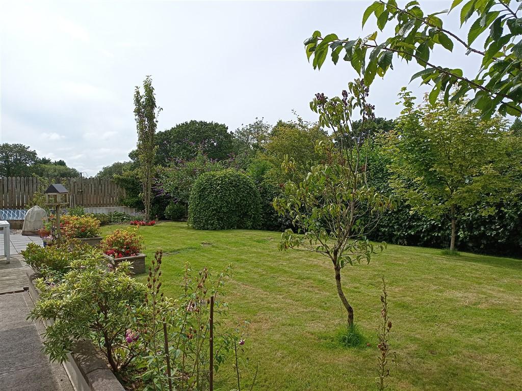 3 Bedroom Detached Bungalow for Sale in Llandysul, SA44 5NT